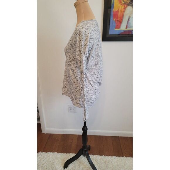 Lululemon Long Sleeve Shirt - Picture 2 of 6